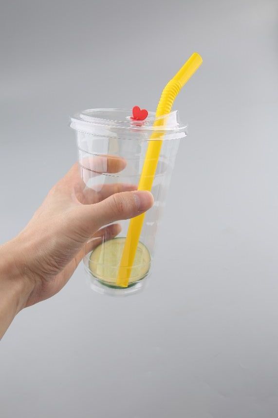 使い捨てプラスチックカップ1