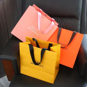 Custom shopping bags with logos